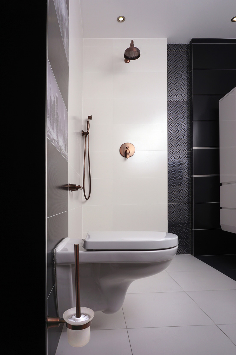 Любителям старины стоит обратить внимание на варианты расположения в ванной комнате, которая может быть выполнена из античной бронзы