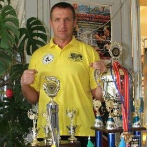 - тренер з тайського боксу і віце-президент спортивного клубу «Барс» в Кривому Розі