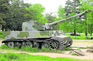 6 апреля 2012, 8:45 Переглядів:   Танк «Тигр» у військово-історичному музеї в РФ
