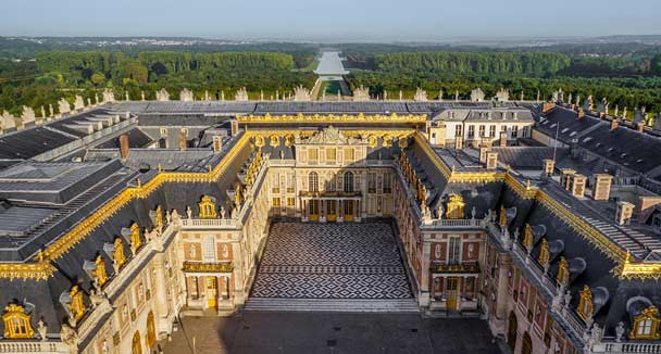 Розкішний палац Версаль є свідченням екстравагантності Короля-Сонце, Людовика XIV
