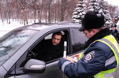 15 грудня 2013, 2:01 Переглядів:   Штрафи за водіння в нетверезому стали більше