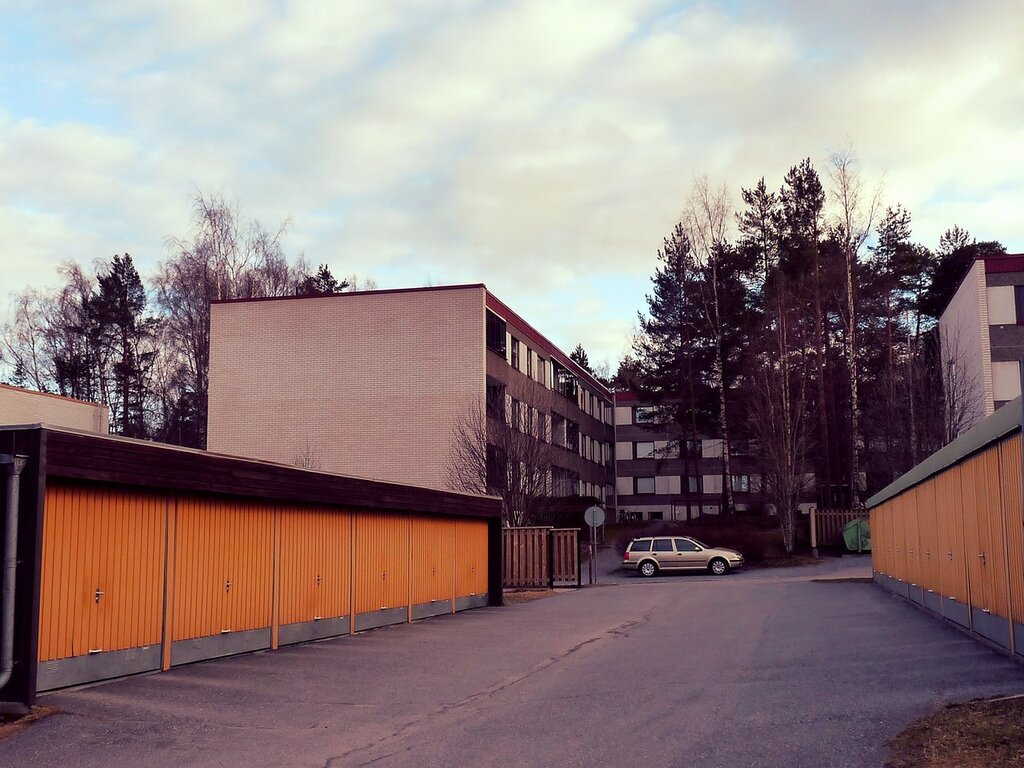 Guest parking area