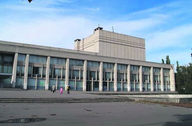 29 жовтня 2016, 12:37 Переглядів:   Головне культурно-видовищний будівлю соцгорода - ДК ХТЗ - побудували в 1967-му за типовим радянським проектом